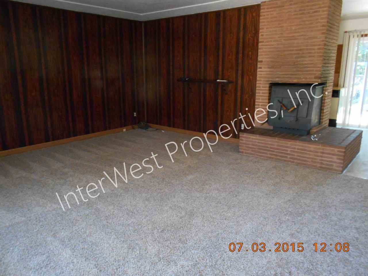 8438 Se Market St - Photo 4 of 20