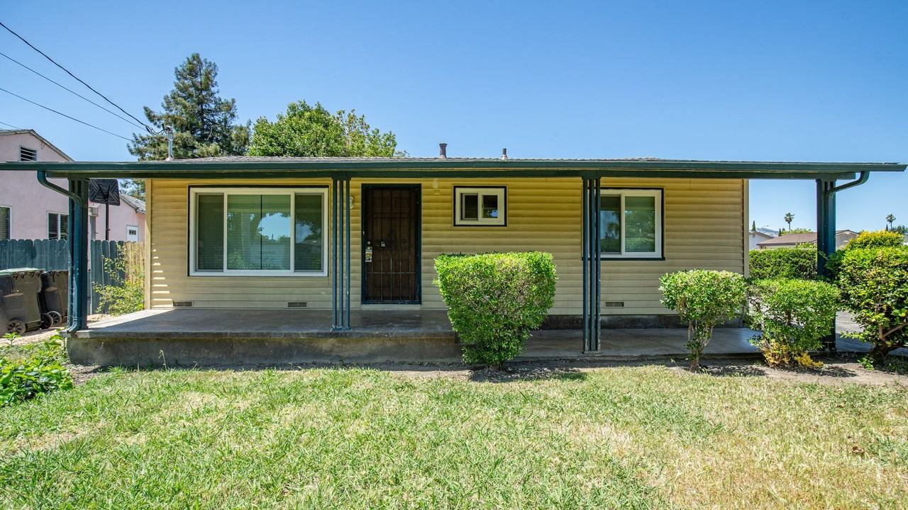 423 Hamilton Dr #A - Photo 3 of 32