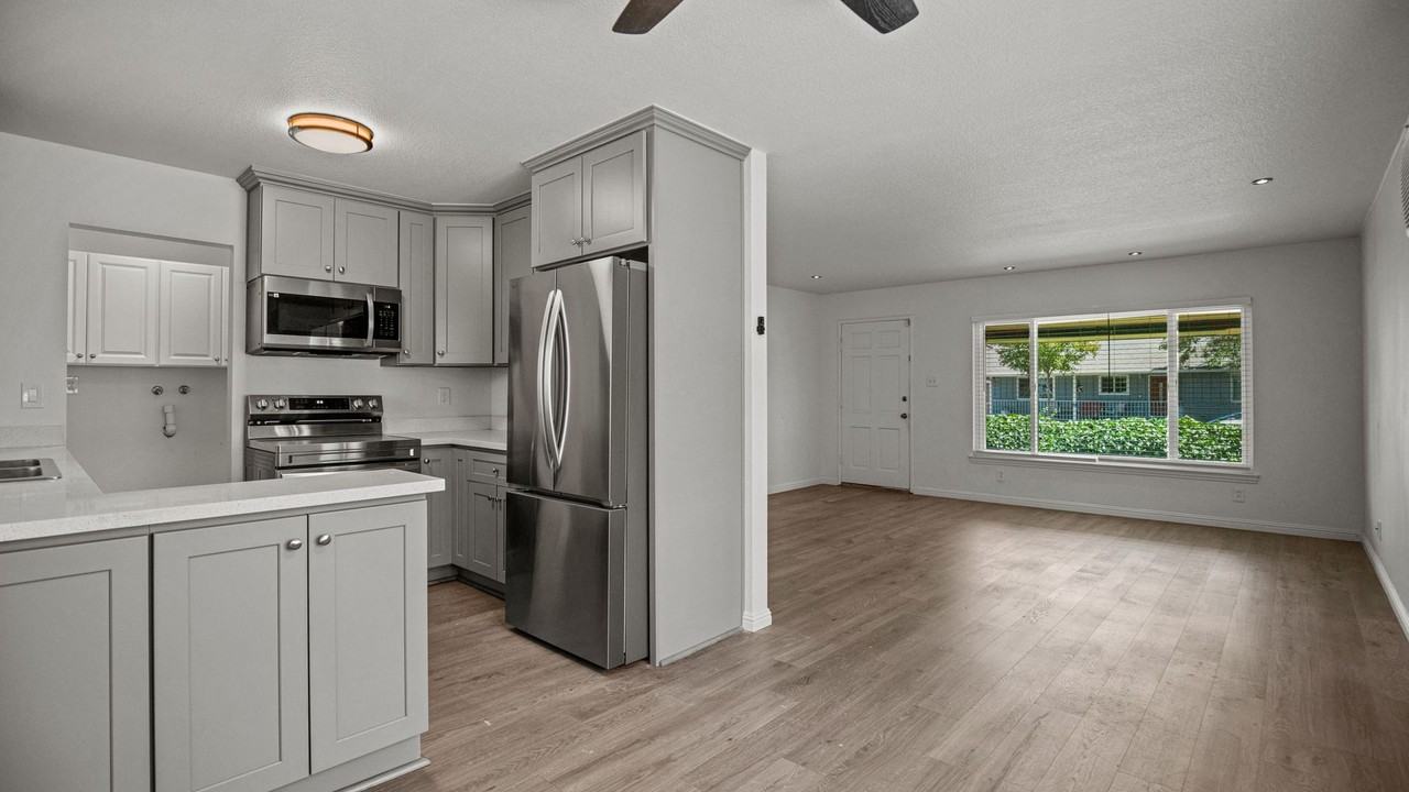 423 Hamilton Dr #A - Photo 6 of 32