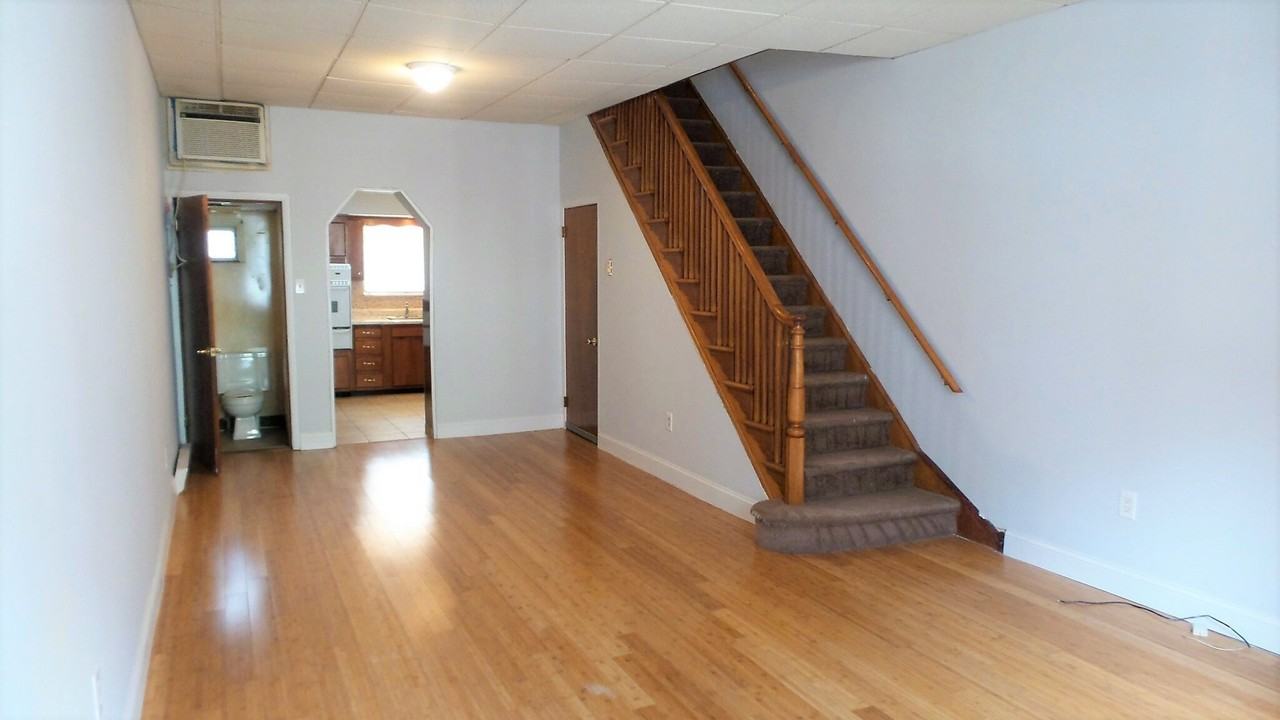 2436 S Mole St - Photo 2 of 18