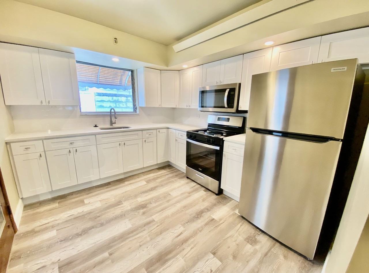 2436 S Mole St - Photo 6 of 18