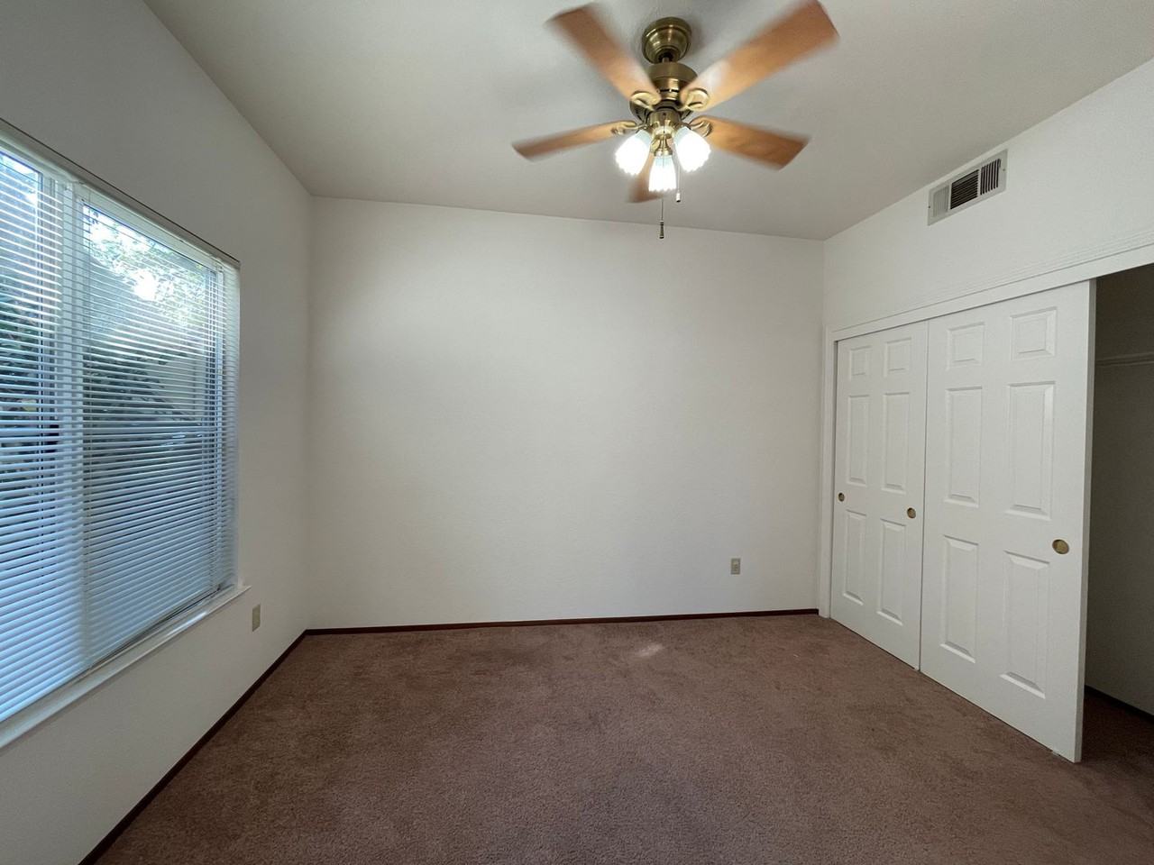 1625 Parkview Green Cir - Photo 5 of 13