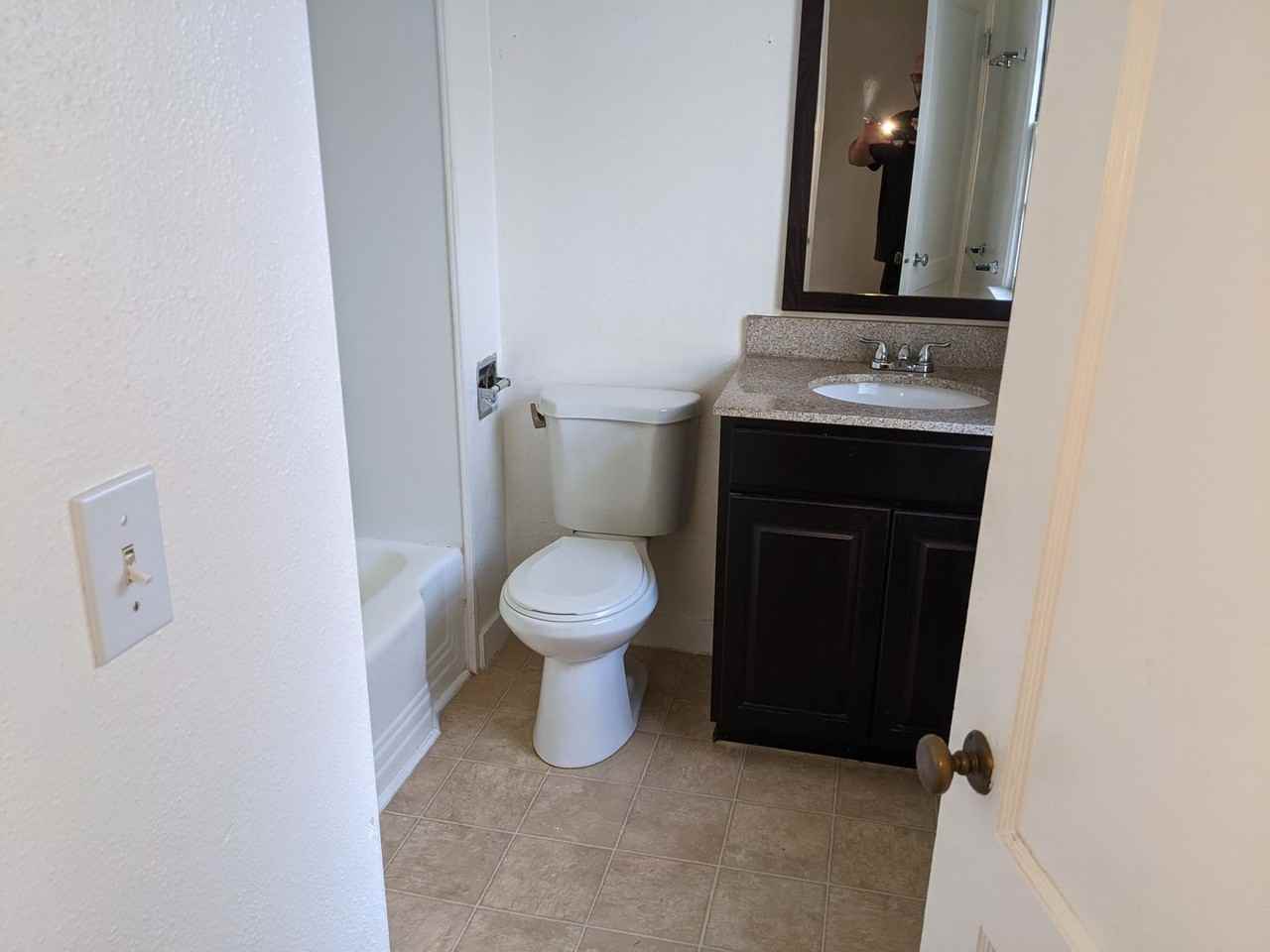 6910 Ne Hancock St - Photo 7 of 10