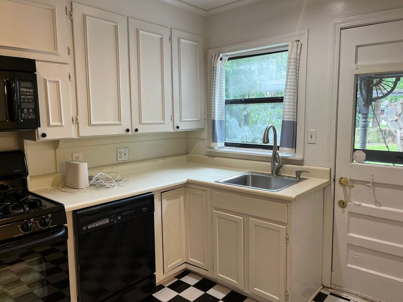 4676 S Saint Louis Ave - Photo 7 of 25