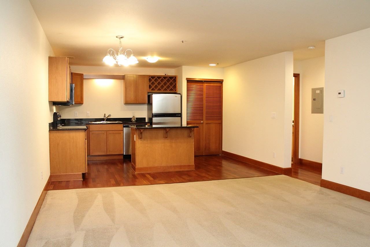 810 Nw Naito Pkwy #F22 - Photo 5 of 29
