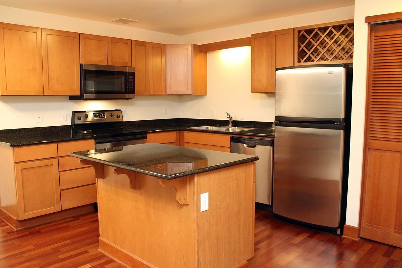 810 Nw Naito Pkwy #F22 - Photo 7 of 29