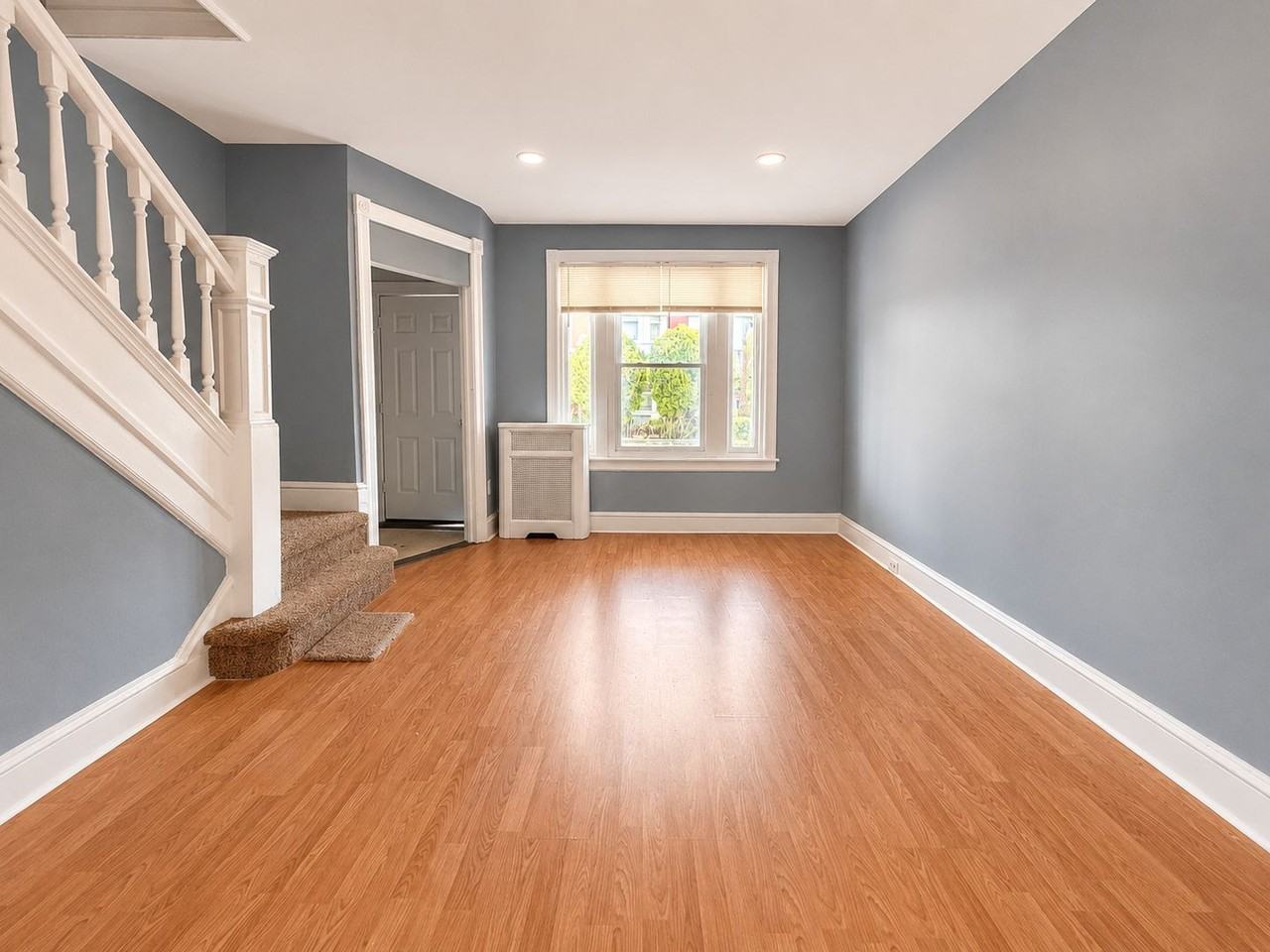 5520 Addison St - Photo 4 of 27