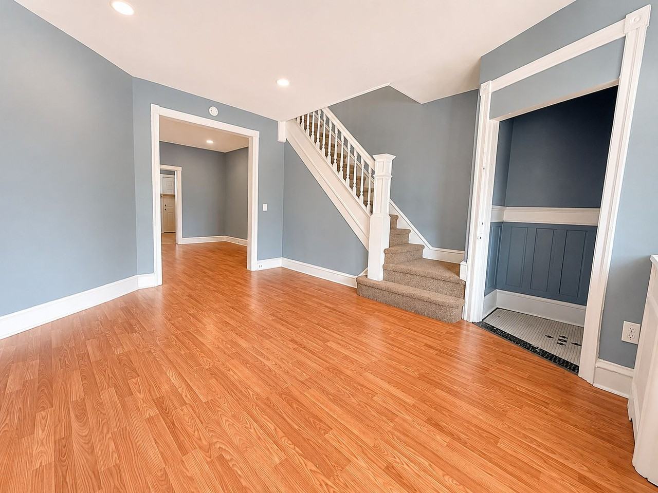 5520 Addison St - Photo 5 of 27