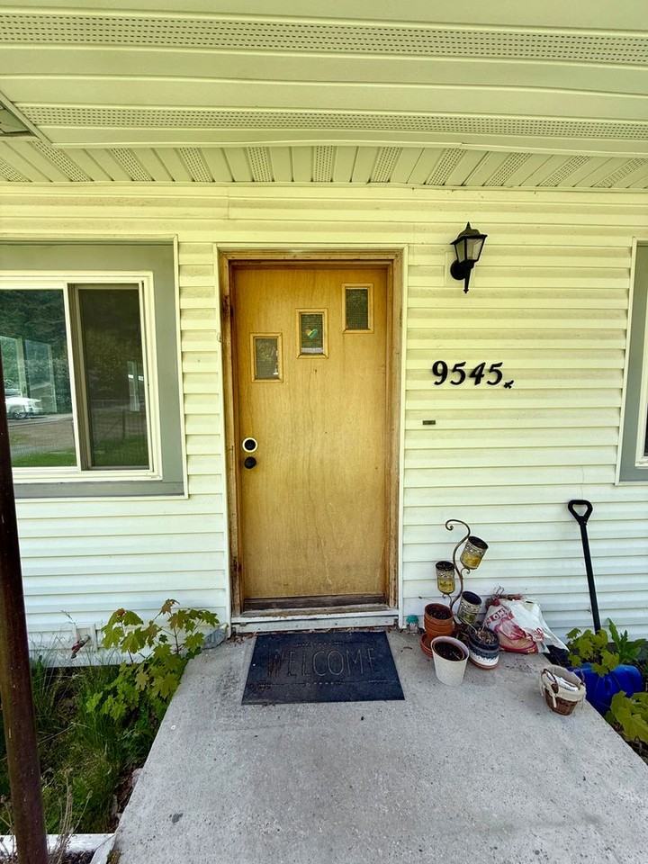 9545 Cross St - Photo 2 of 22