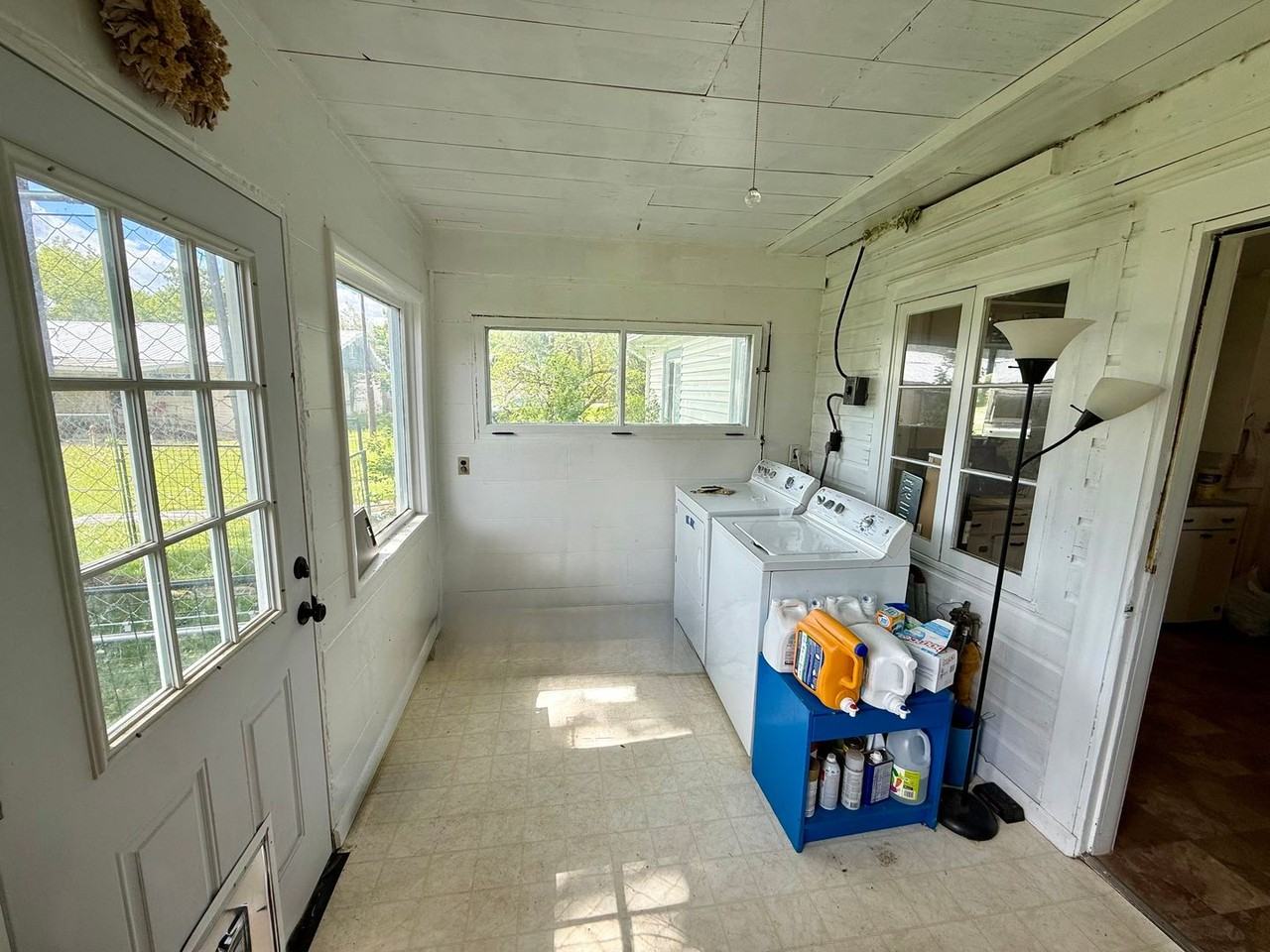 9545 Cross St - Photo 5 of 22