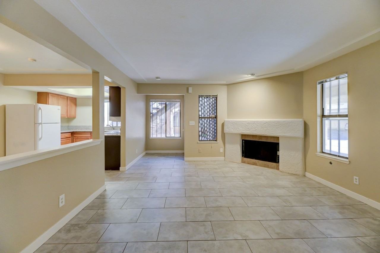 2125 Sun Ave #B - Photo 2 of 10