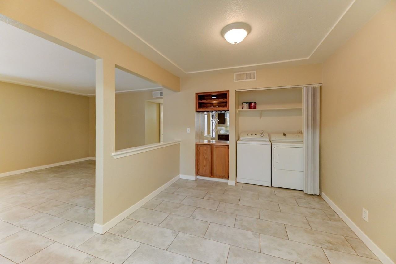 2125 Sun Ave #B - Photo 4 of 10