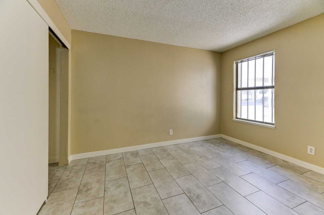 2125 Sun Ave #B - Photo 6 of 10