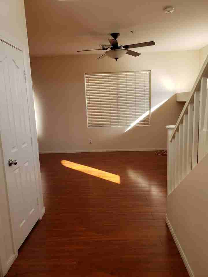 8904 Nautilus Vista Ct - Photo 5 of 43