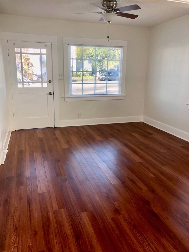 218 Sapphire St - Photo 4 of 33