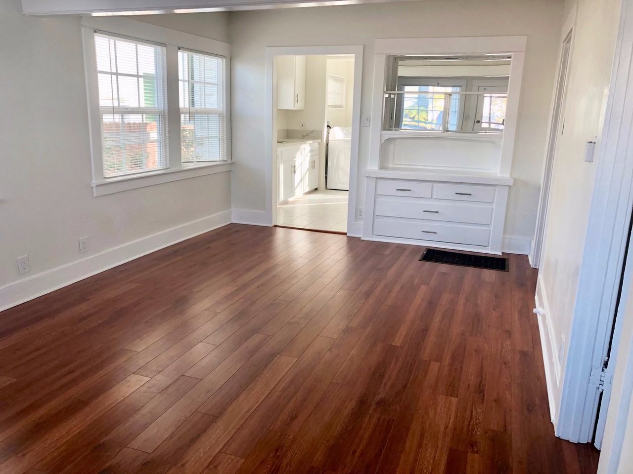 218 Sapphire St - Photo 6 of 33