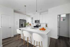 featured image of 341 E 30th St