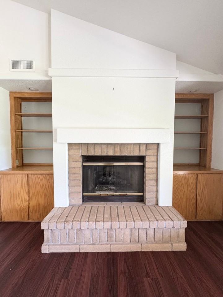 1855 Gold Hills Dr - Photo 5 of 26