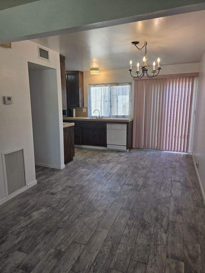 539 Sydnor Ave - Photo 3 of 24