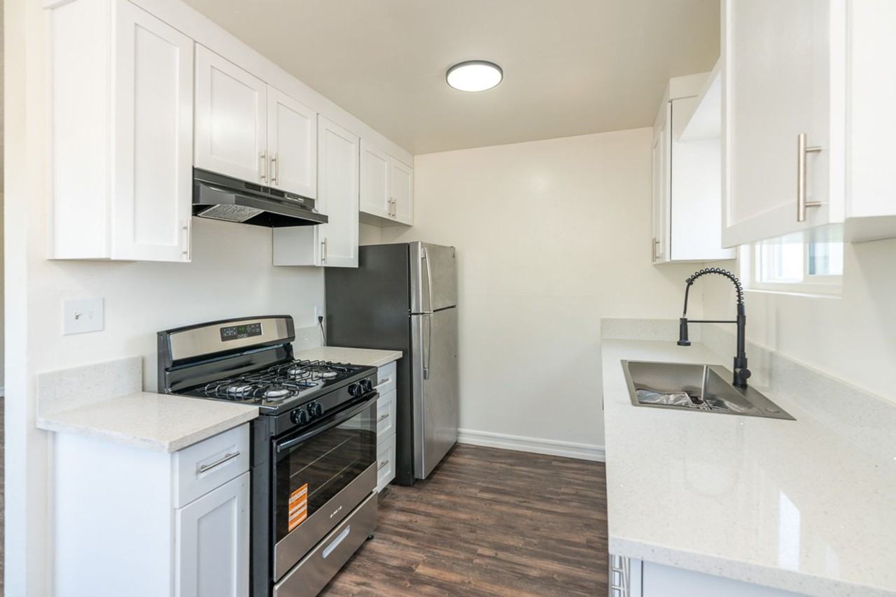 4001 33rd St #4 - Photo 4 of 15