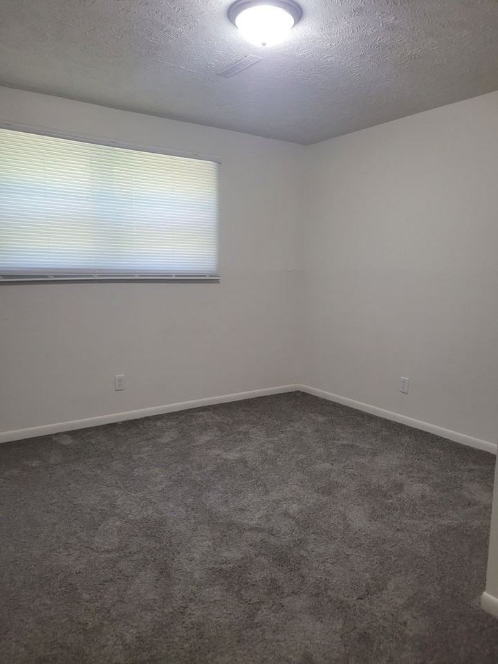4874 Robin Dr - Photo 6 of 10