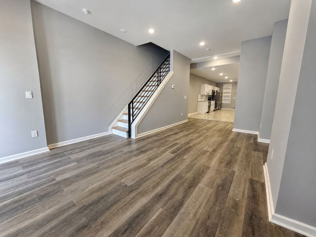 3124 W Montgomery Ave - Photo 3 of 32