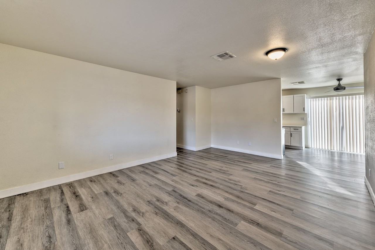 3757 Longfellow St - Photo 2 of 16
