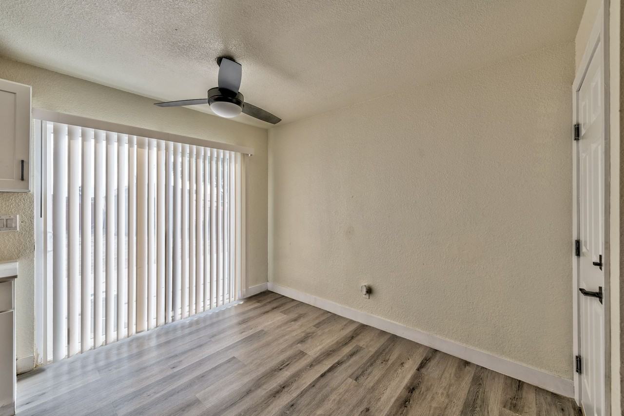 3757 Longfellow St - Photo 3 of 16