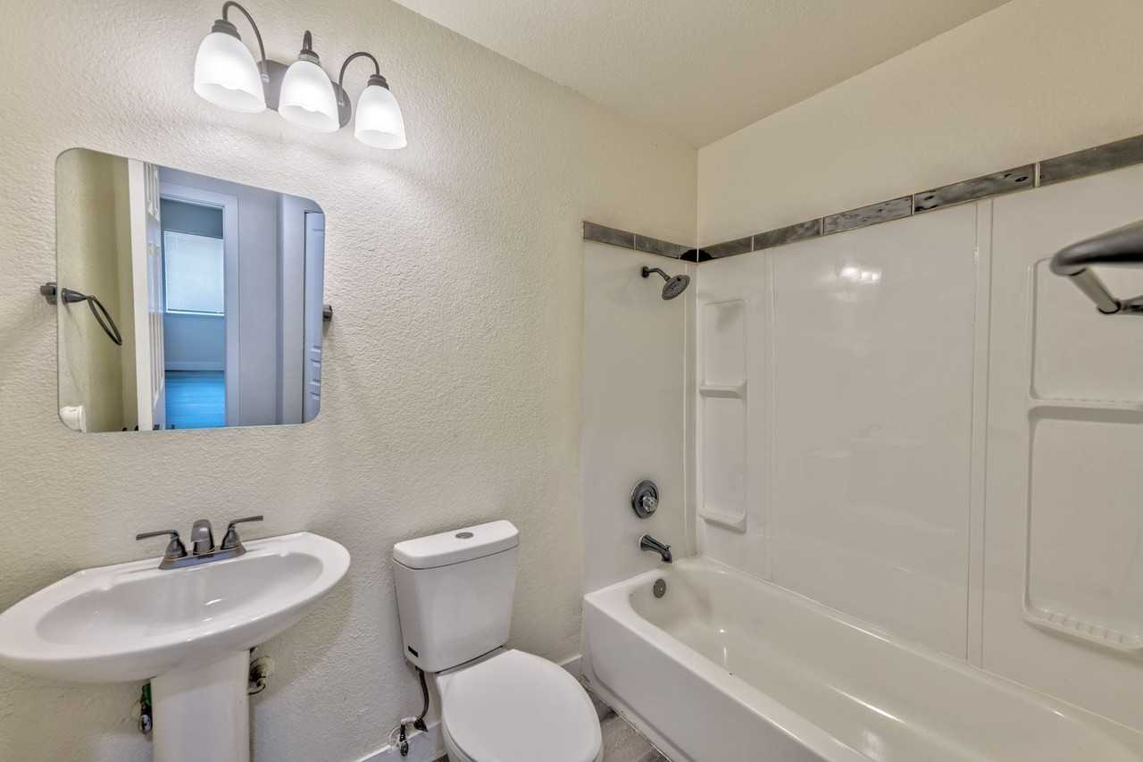 3757 Longfellow St - Photo 5 of 16