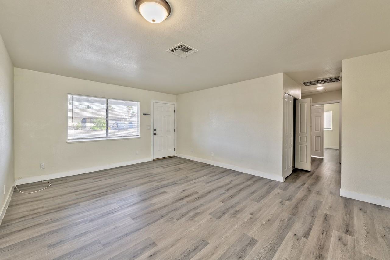 3757 Longfellow St - Photo 6 of 16