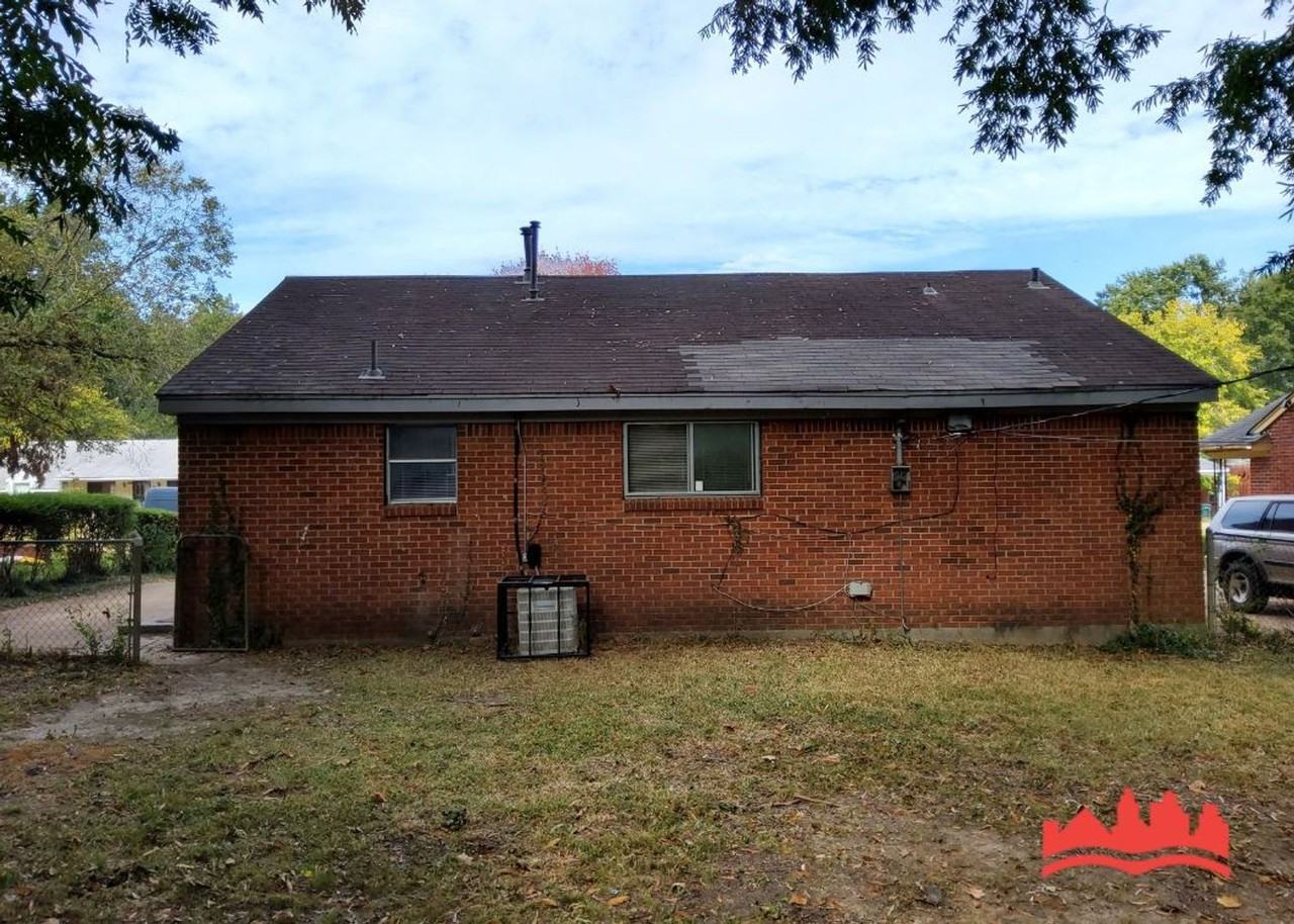 4095 Kenosha Rd - Photo 3 of 14