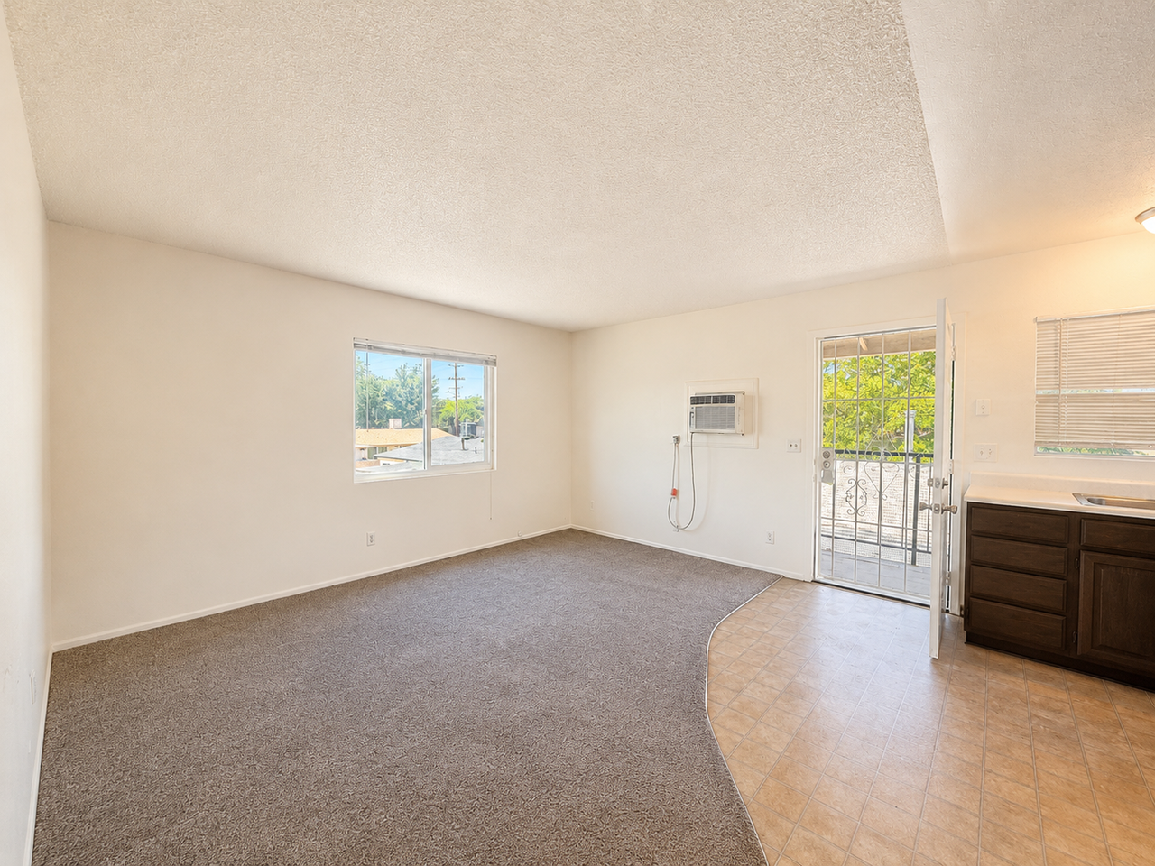45442 10th St W - Photo 5 of 10