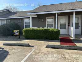 featured image of 2201 W Brooks St #10