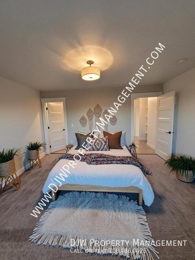 4264 W Lovegood Ln - Photo 5 of 10