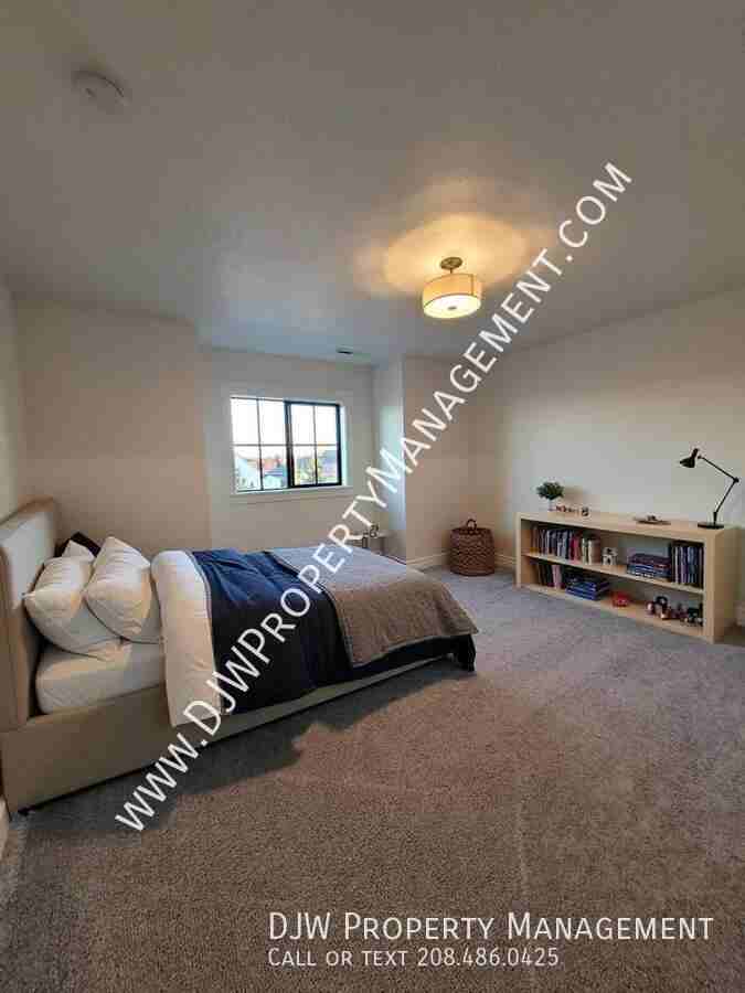 4264 W Lovegood Ln - Photo 6 of 10