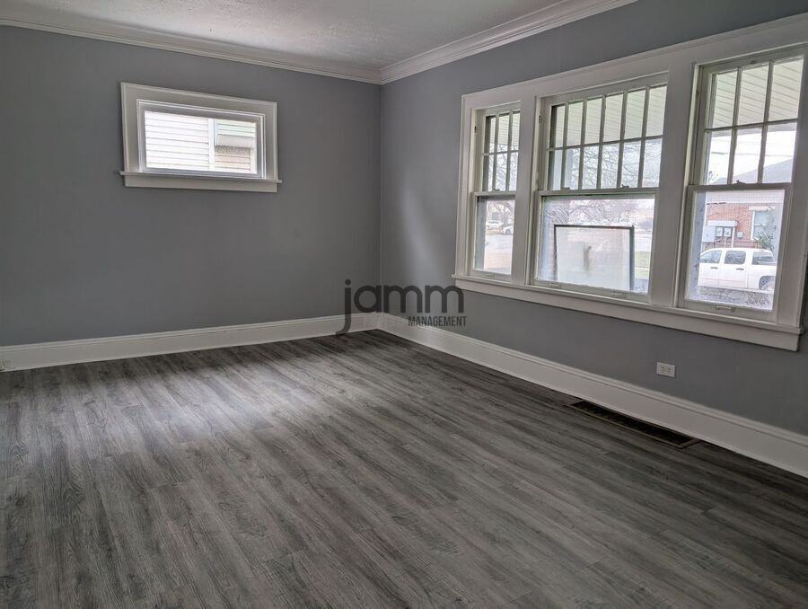10711 Joan Ave Lowr - Photo 3 of 16