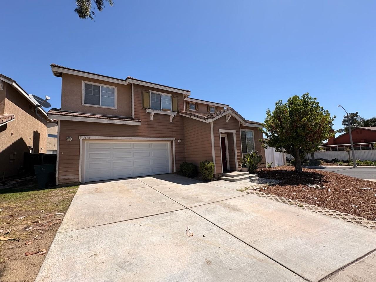 1498 Haddington Dr - Photo 3 of 44