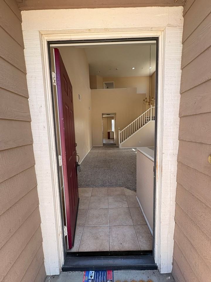 1498 Haddington Dr - Photo 4 of 44