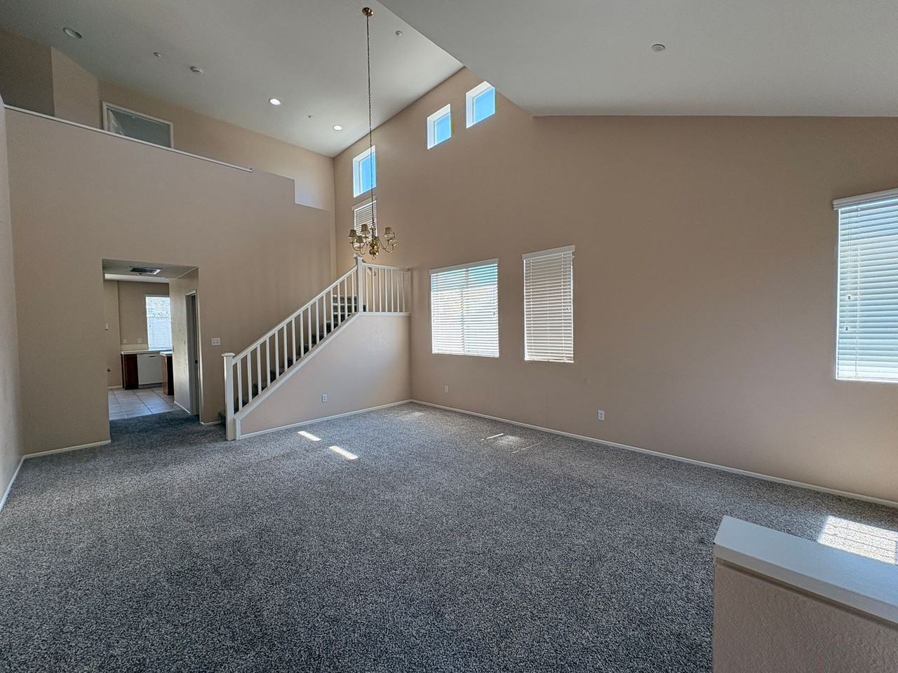 1498 Haddington Dr - Photo 5 of 44