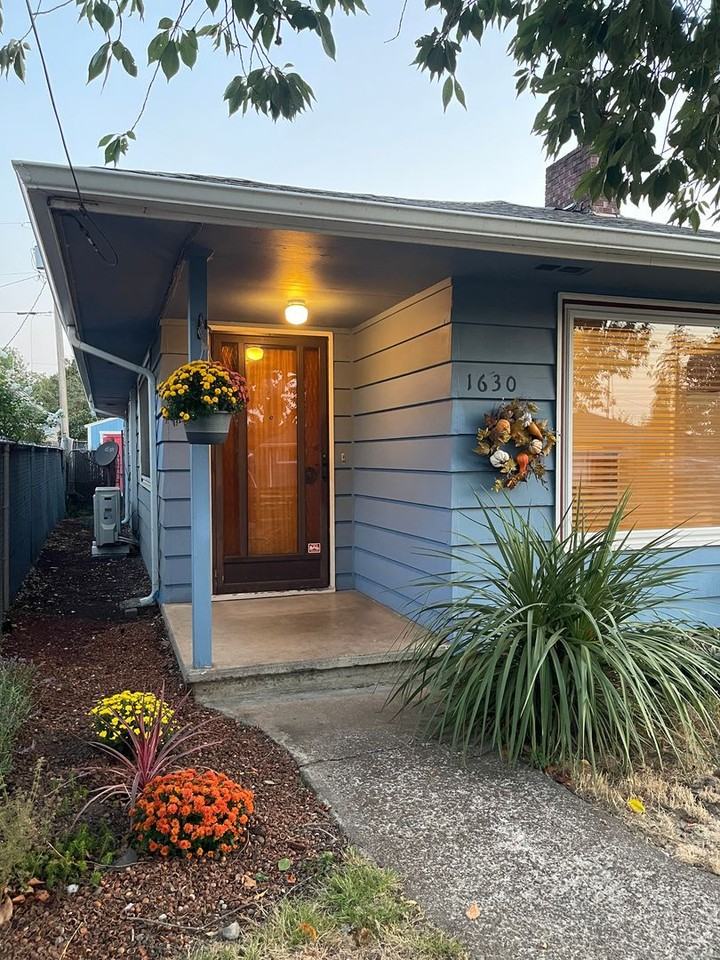 1630 15th Ave Sw - Photo 5 of 39