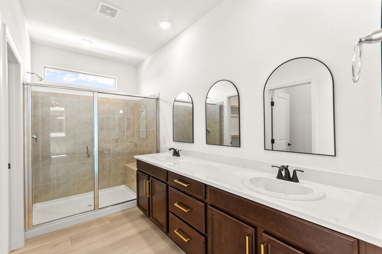 5606 Spring Trellis St - Photo 3 of 44
