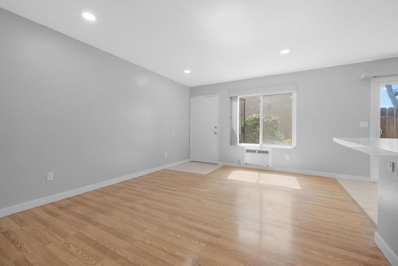 9580 Carroll Canyon Rd - Photo 6 of 21