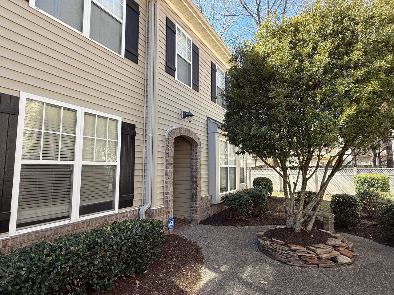 969 Turtle Pond Ln - Photo 2 of 23
