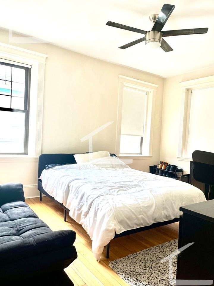 75B Longwood Ave - Photo 5 of 9