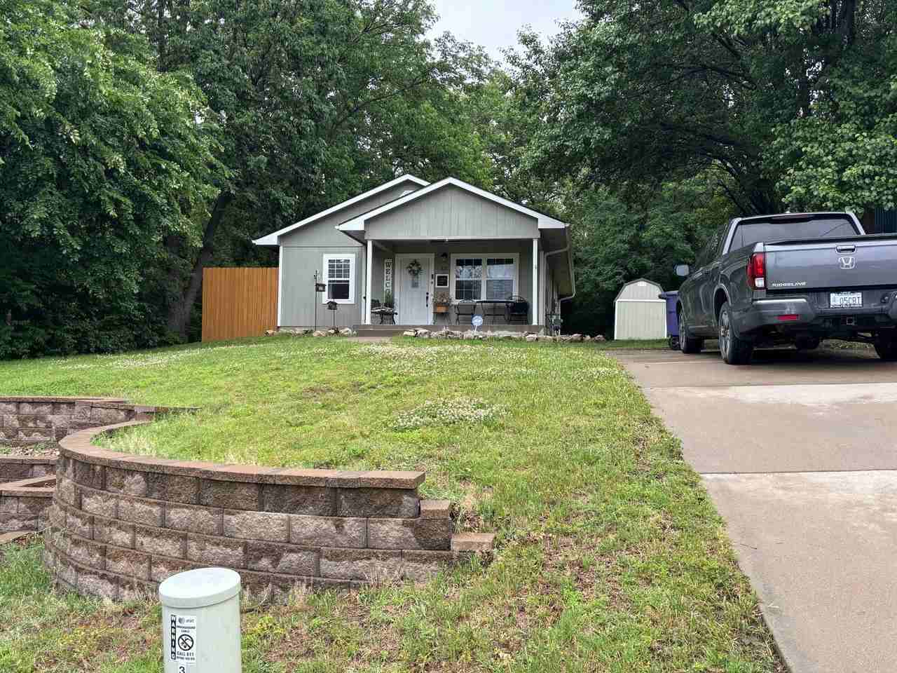 321 15th St - Photo 3 of 14