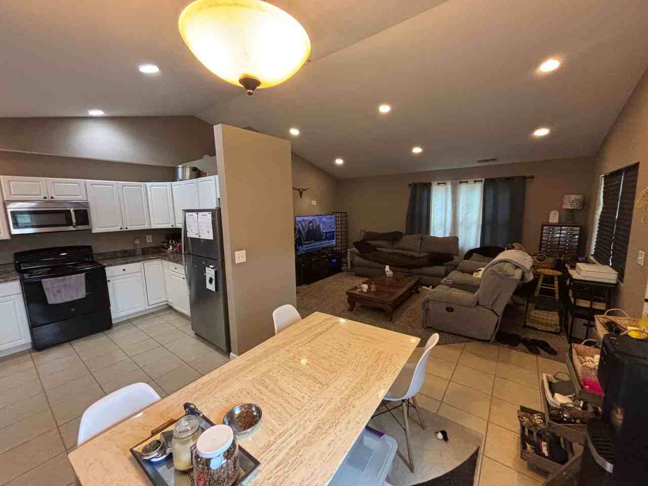 321 15th St - Photo 6 of 14