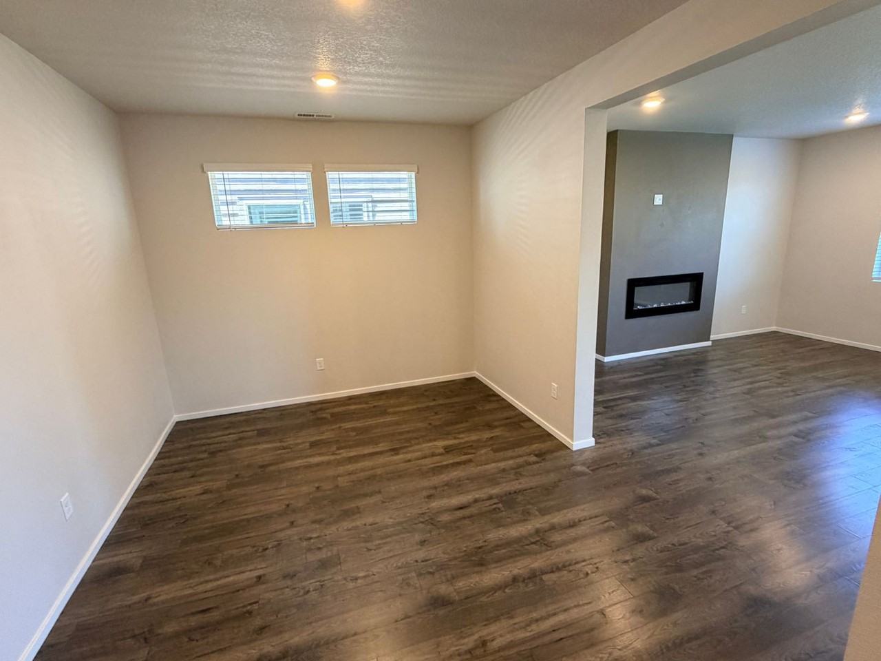 462 Greencrest St Ne - Photo 3 of 19