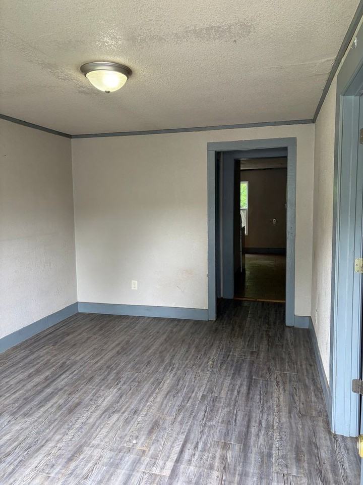 2810 N Albert Pike Ave - Photo 3 of 14
