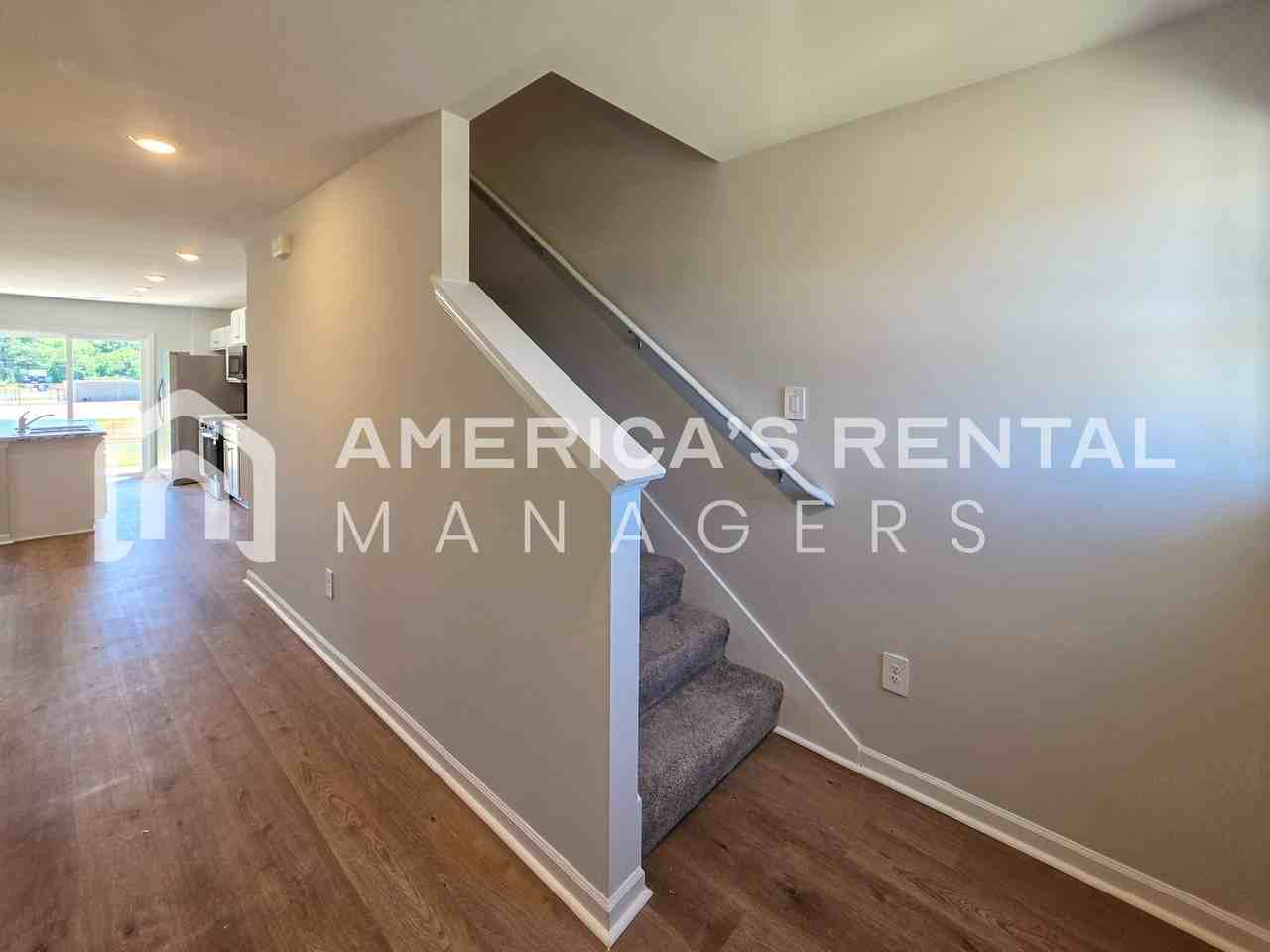 4111 Hudson Rd - Photo 6 of 45