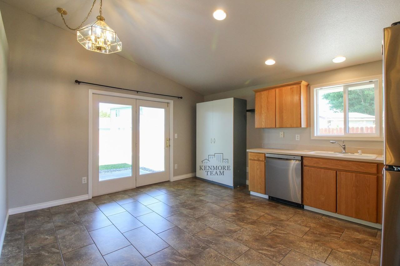 8315 Wrigley Dr - Photo 6 of 19